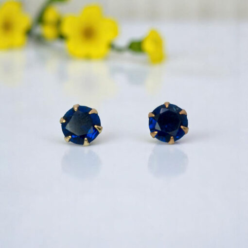 Style Club Small Stone Fashion Ear Studs - Image 2